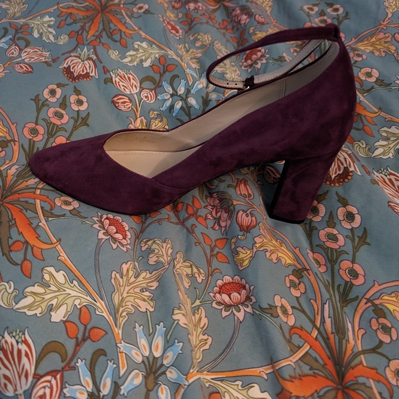 COLE HAAN Burgundy Suede Block Heels - Picture 3 of 5